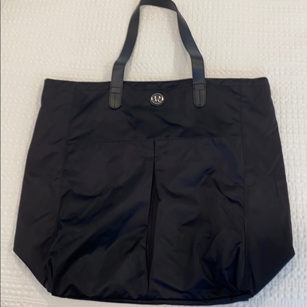Lululemon tote